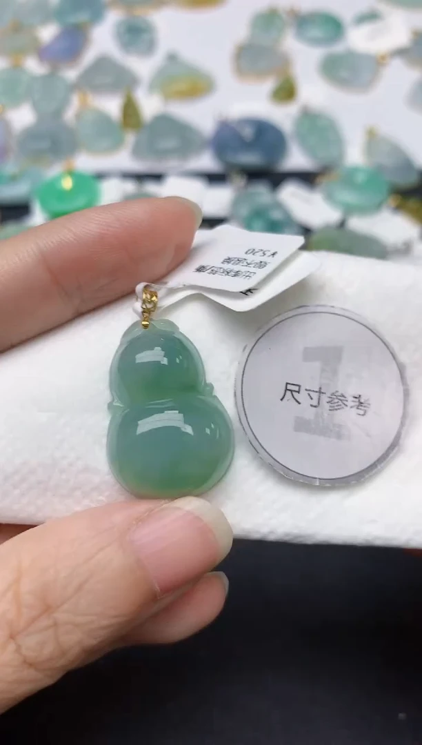 翡翠18K金镶嵌颈饰天然缅甸A货翡翠