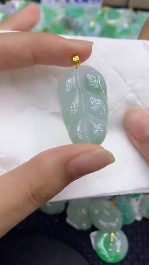 颈饰未镶嵌翡翠天然缅甸A货翡翠1