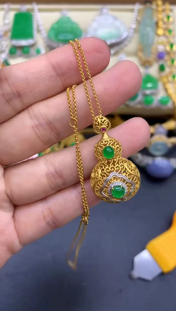 颈饰18K金镶嵌翡翠387-中国好珍宝
