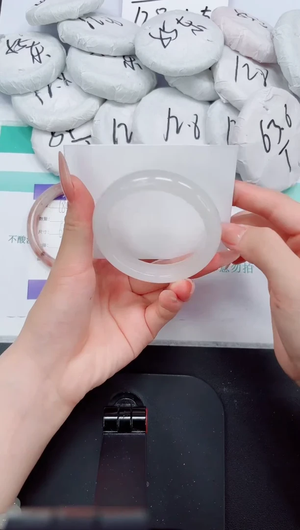 石英质玉手镯未镶嵌185-54