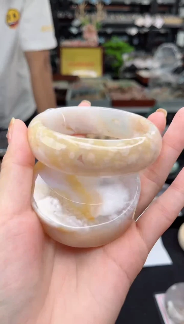 【闪购商品】石英质玉手镯未镶嵌62圈口（不退不换）1491392