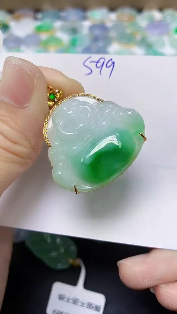 翡翠18K金镶嵌颈饰天然缅甸翡翠A货