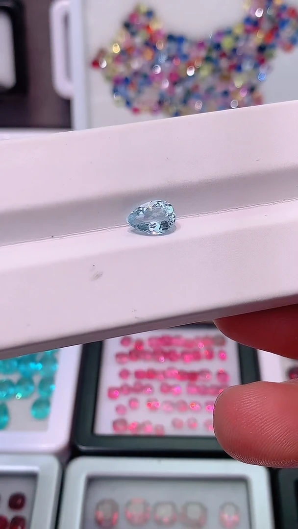 【闪购商品】海蓝宝石裸石未镶嵌水滴1.07