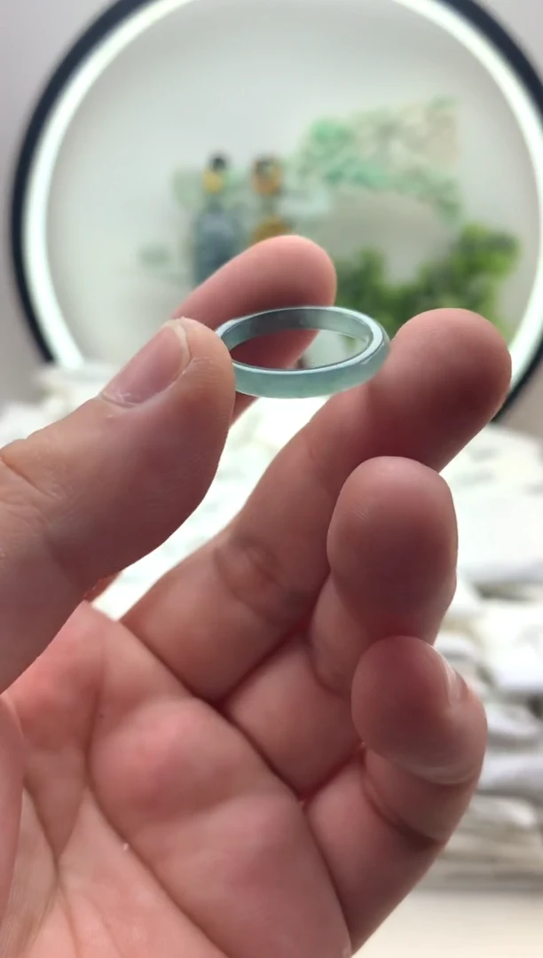 颈饰未镶嵌翡翠戒圈