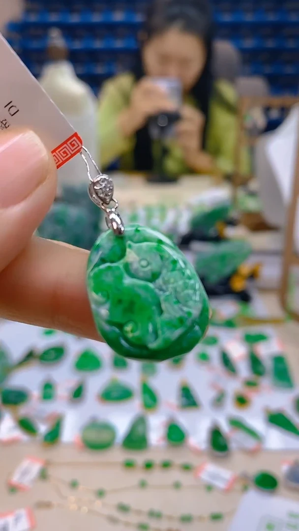 颈饰未镶嵌翡翠新号开播 全场乱卖