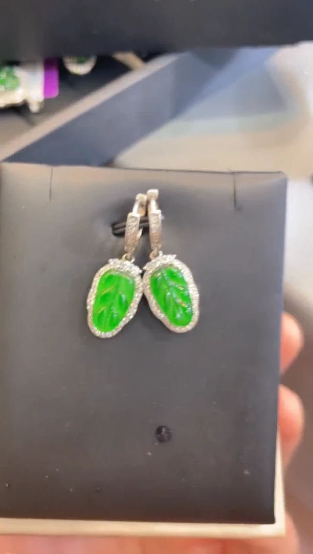 翡翠未镶嵌颈饰天然A货翡翠A12