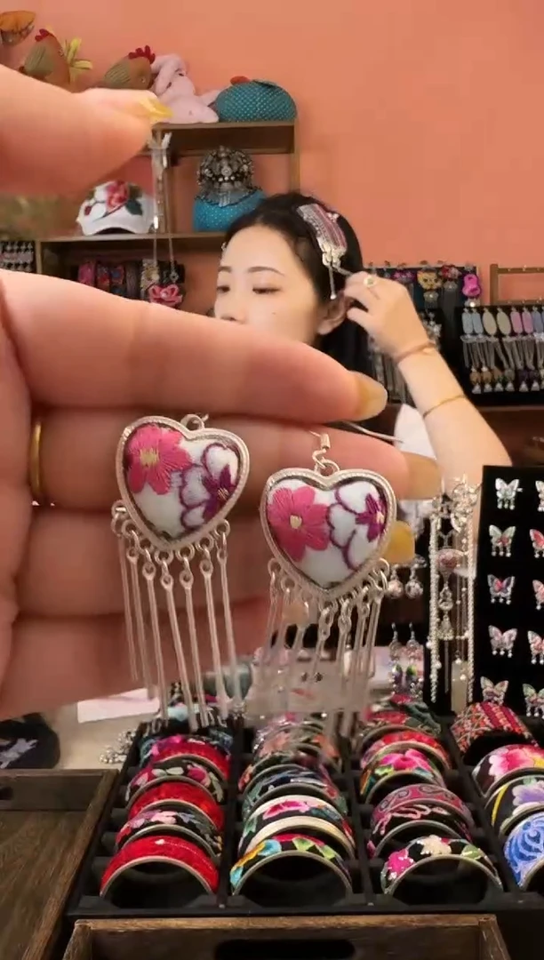 织绣?**?艺枝独绣老绣饰品1