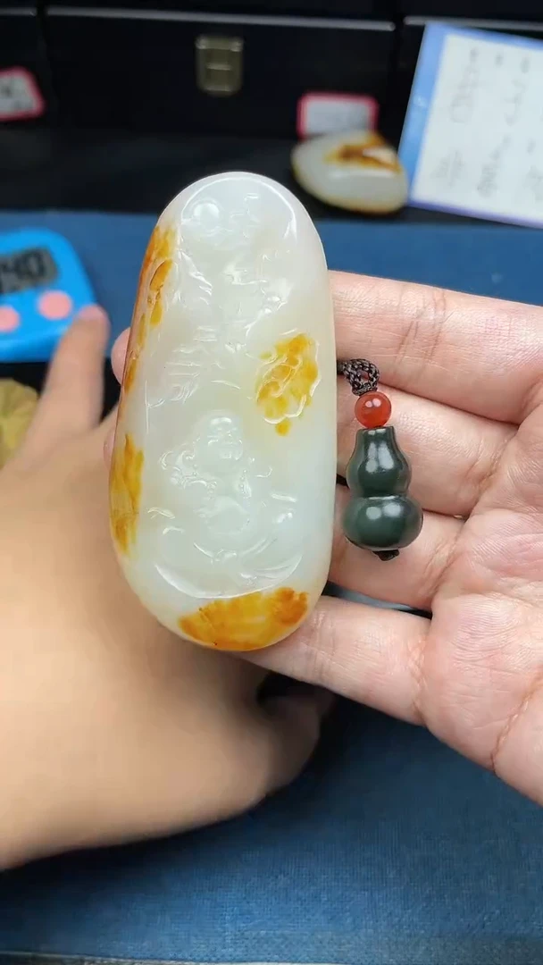 颈饰未镶嵌和田玉伯*利1