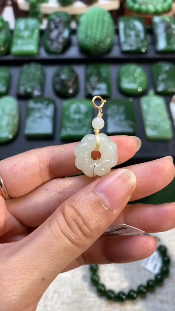 吊坠(不含链)未镶嵌和田玉和田玉时来运转吊坠