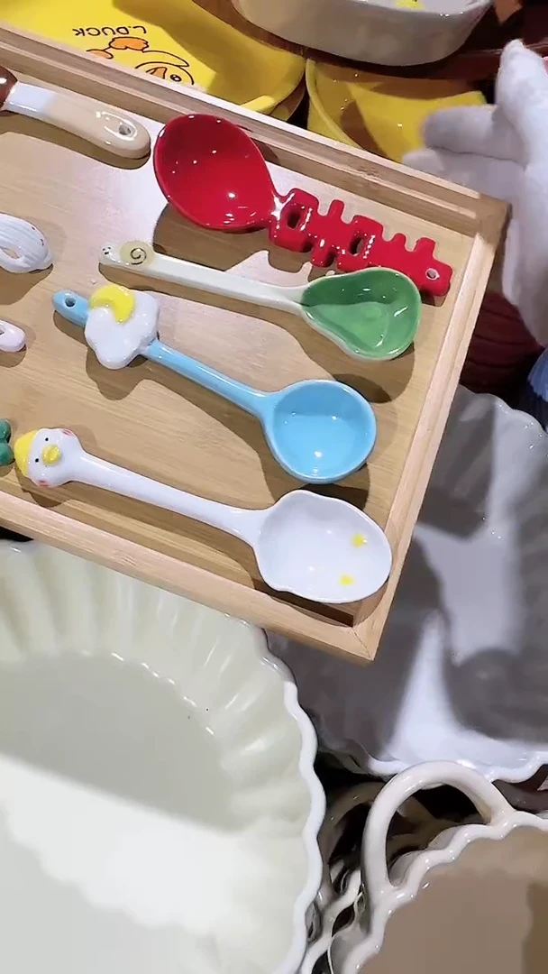 陶瓷4个勺子微瑕 凑满20元包邮