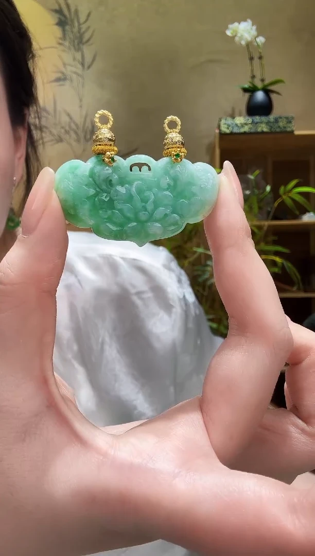 颈饰未镶嵌翡翠吊坠