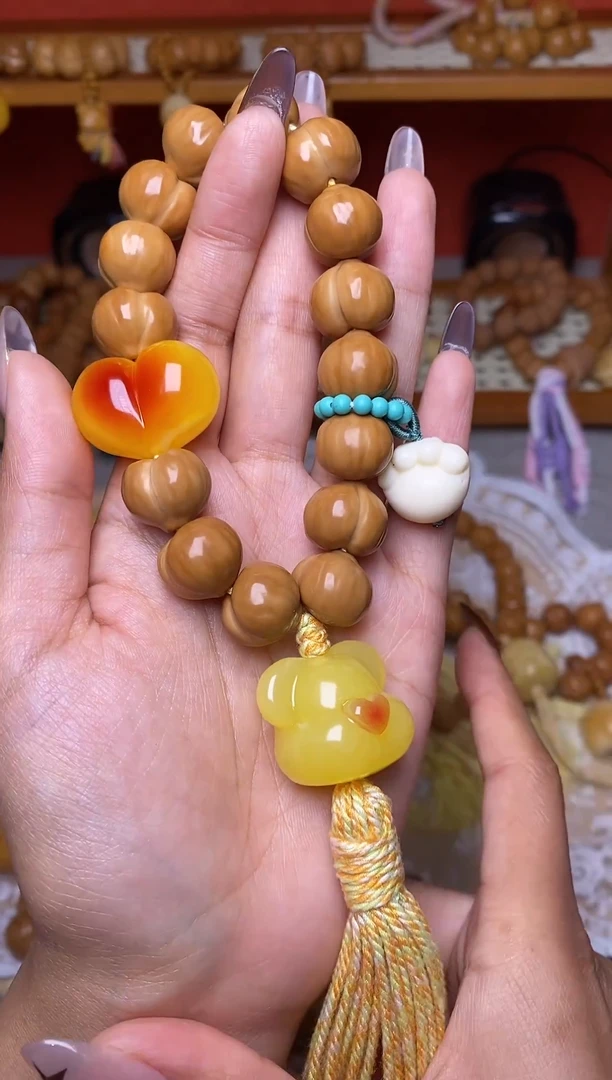 手串猴头核桃全品屁桃➕胖心熊头猫爪蓝卡黄流苏手持【5配饰款】