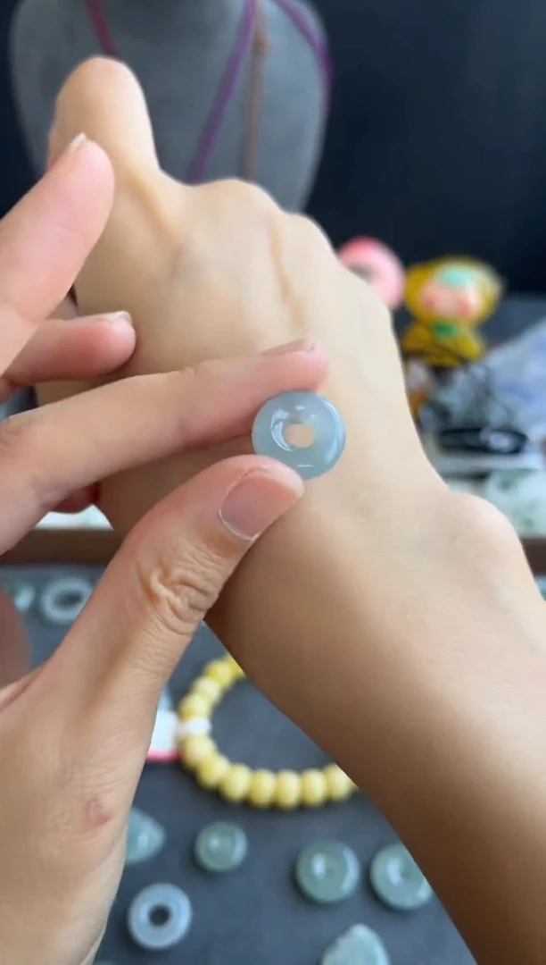 翡翠未镶嵌颈饰536买断