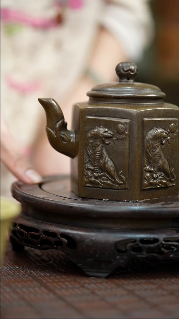 茶壶紫砂宜兴紫砂岁颐传砂原矿全手12