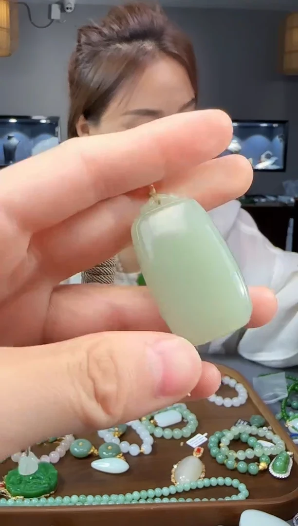 和田玉未镶嵌吊坠(不含链)1