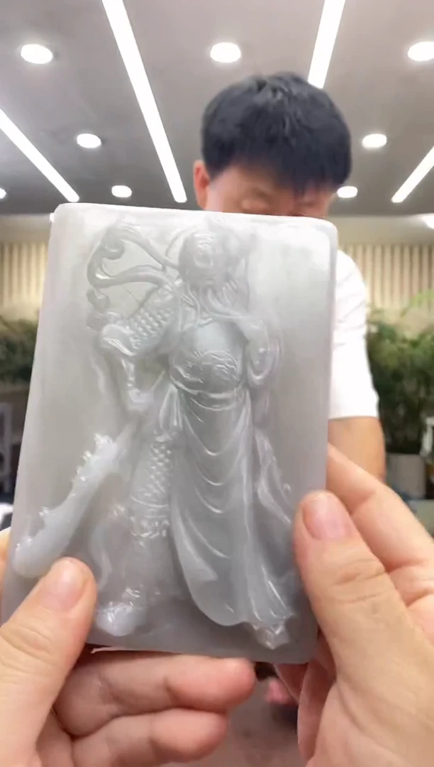 和田玉未镶嵌颈饰摆件