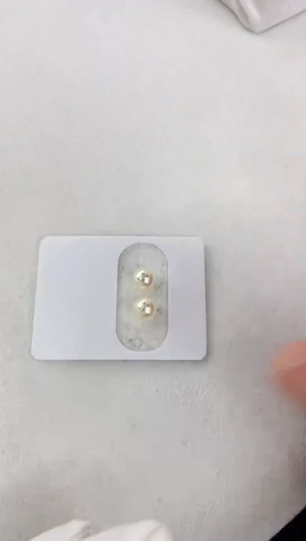 18K金镶嵌海水珍珠耳饰羽皇金5.5-6素钉