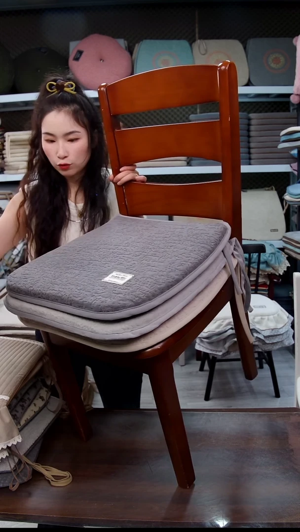 布雪尼尔云朵绒椅垫：深灰色4个