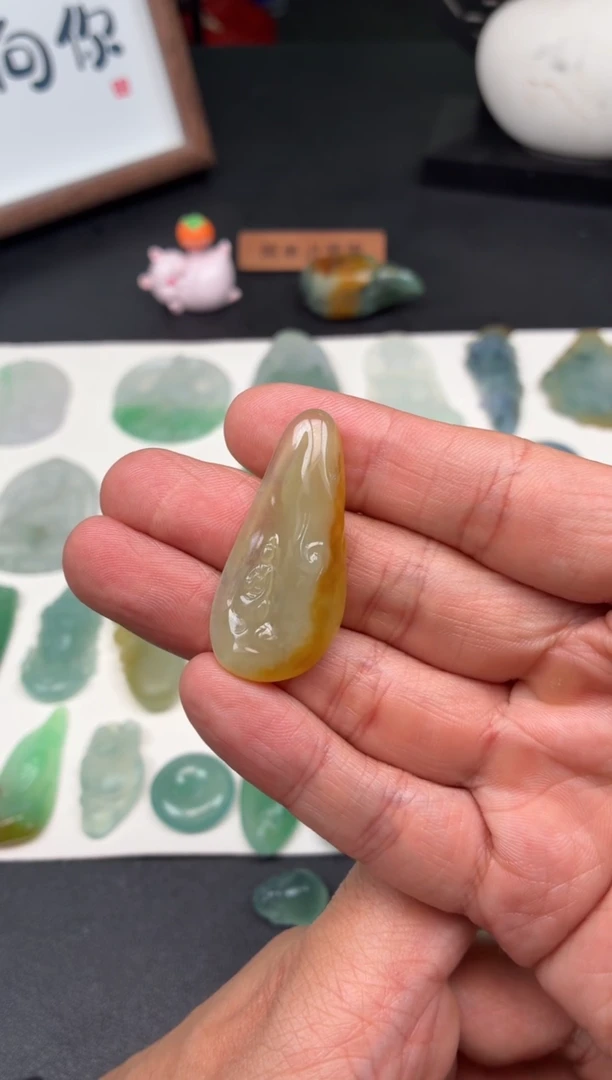 未镶嵌定制翡翠翡翠