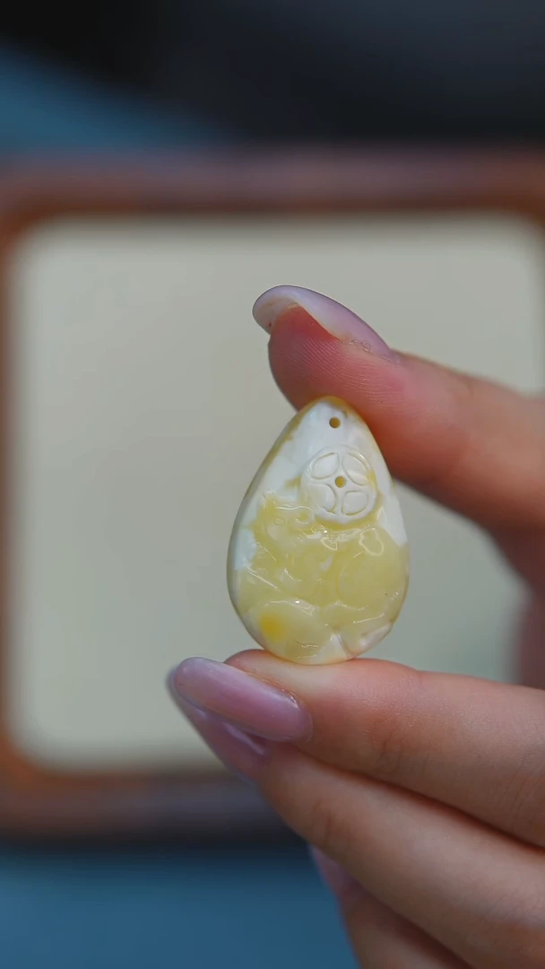 未镶嵌颈饰琥珀H10