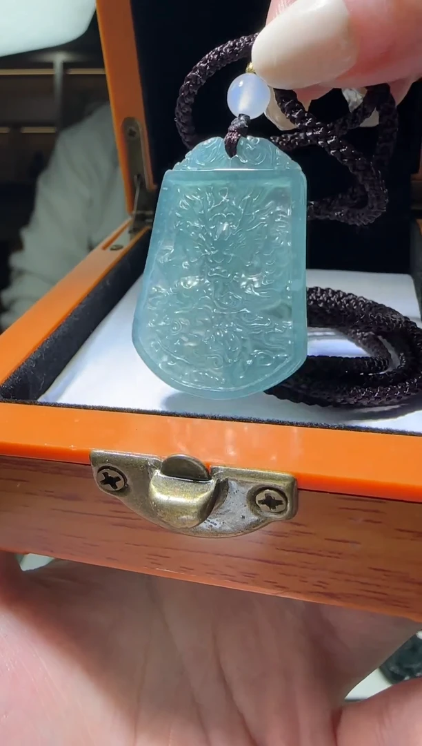 颈饰未镶嵌翡翠多样性发其一  龙牌   13.14