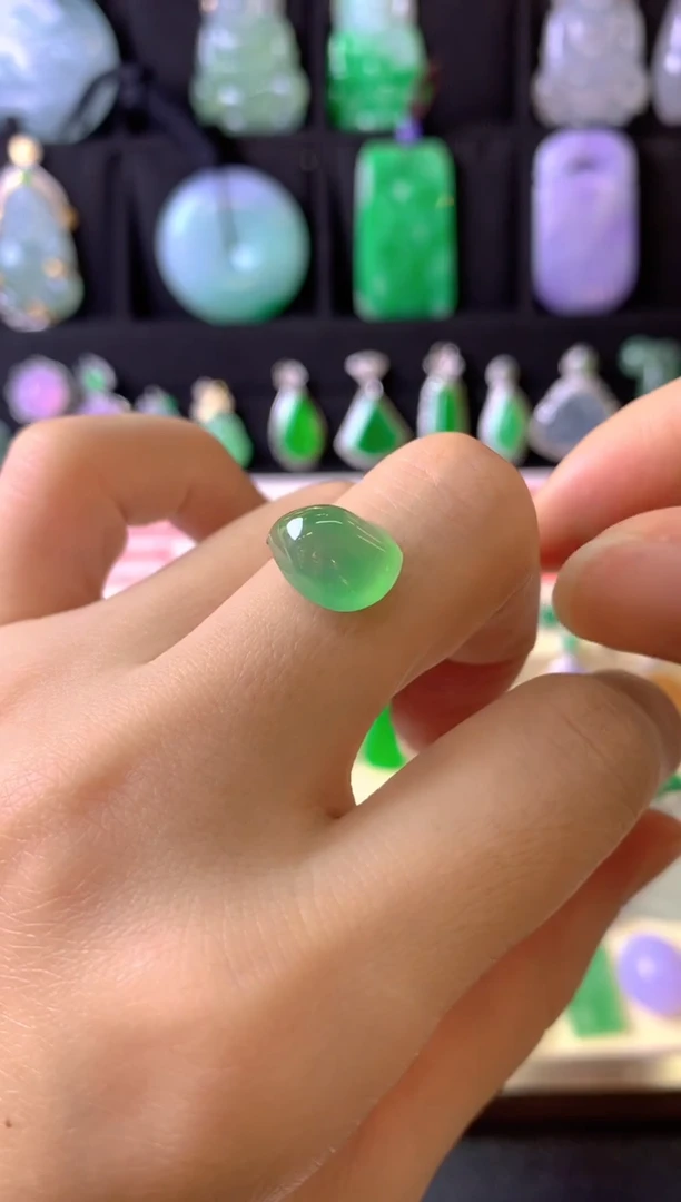 定制翡翠未镶嵌1裸玉（客户意向镶嵌）