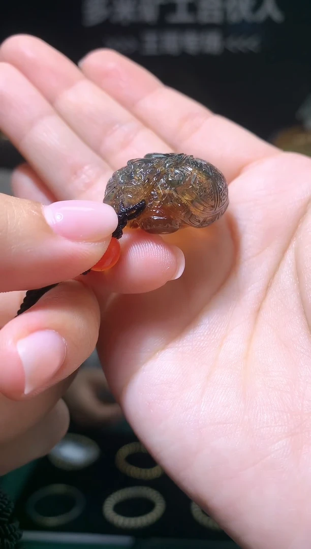 琥珀颈饰未镶嵌老王严选
