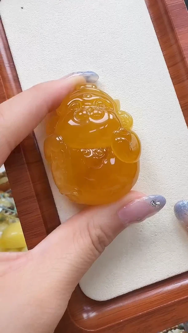 裸石琥珀未镶嵌如图