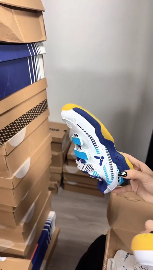 威克多正品微瑕 73号 童鞋33码