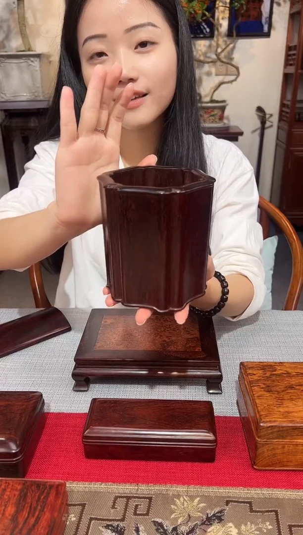 紫檀木类成套家具葵型笔筒   一木挖  一物一拍