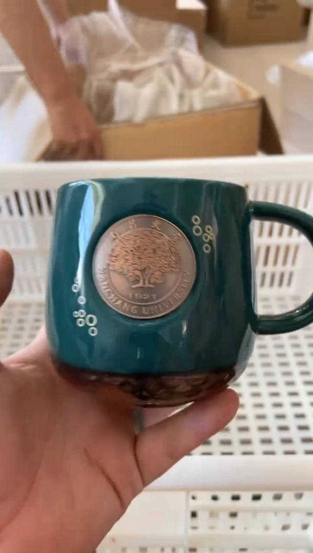 摆件摄影的产品有使用过的痕迹有点脏介意勿拍