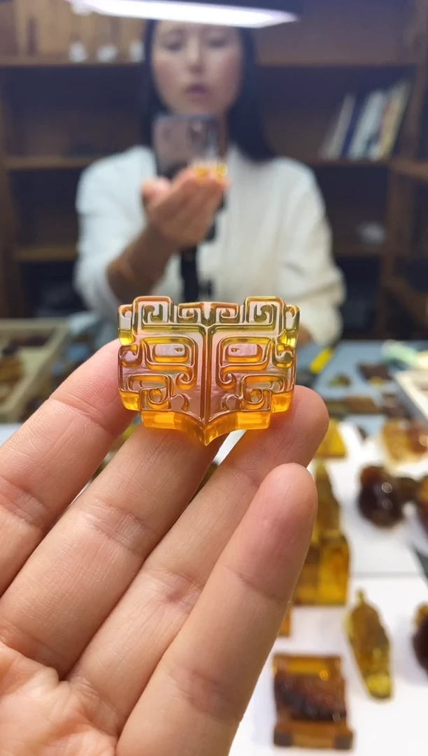 琥珀颈饰未镶嵌SN73-37（饕餮·兽面）