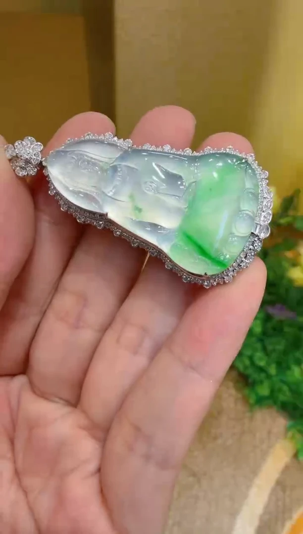 颈饰18K金镶嵌翡翠多样性团购发一件