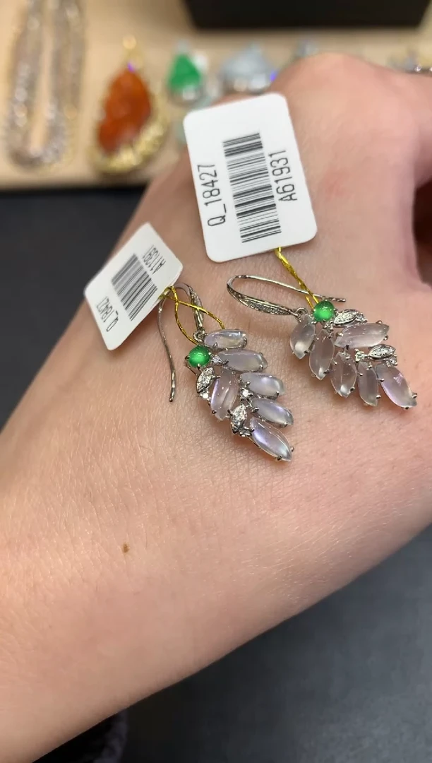 【闪购商品】翡翠耳饰18K金镶嵌叶子【无服务费】