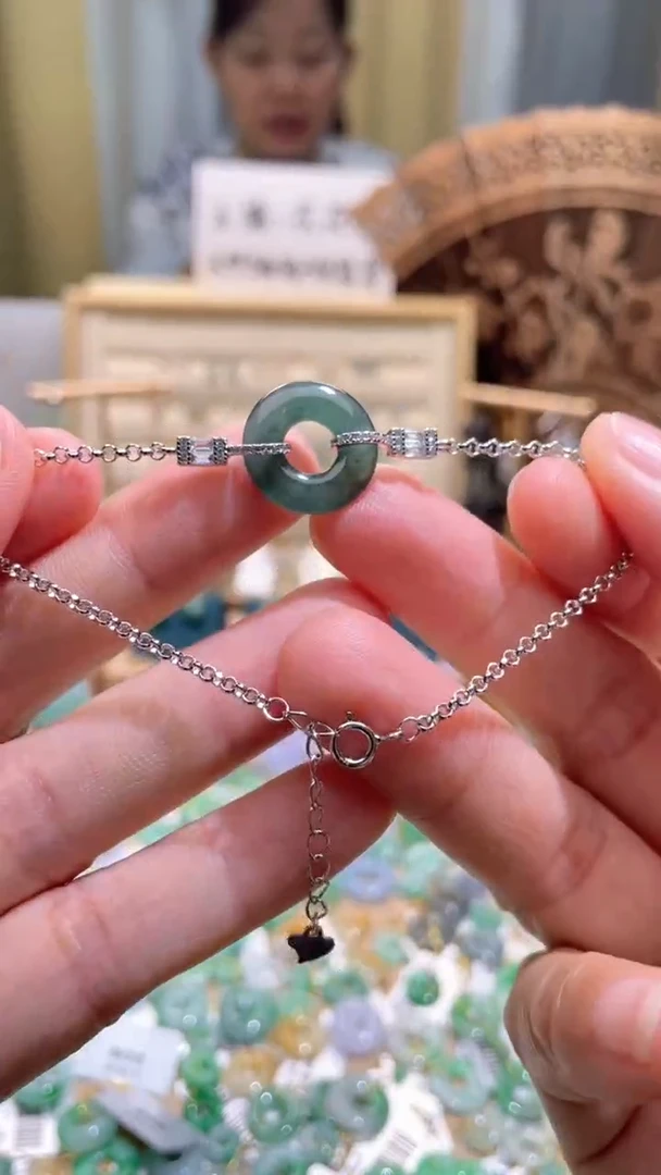 翡翠未镶嵌颈饰甜甜圈多样性发货发其中1件