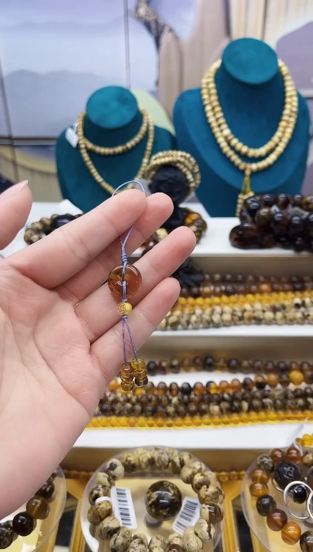 【闪购商品】琥珀颈饰未镶嵌抚顺琥珀