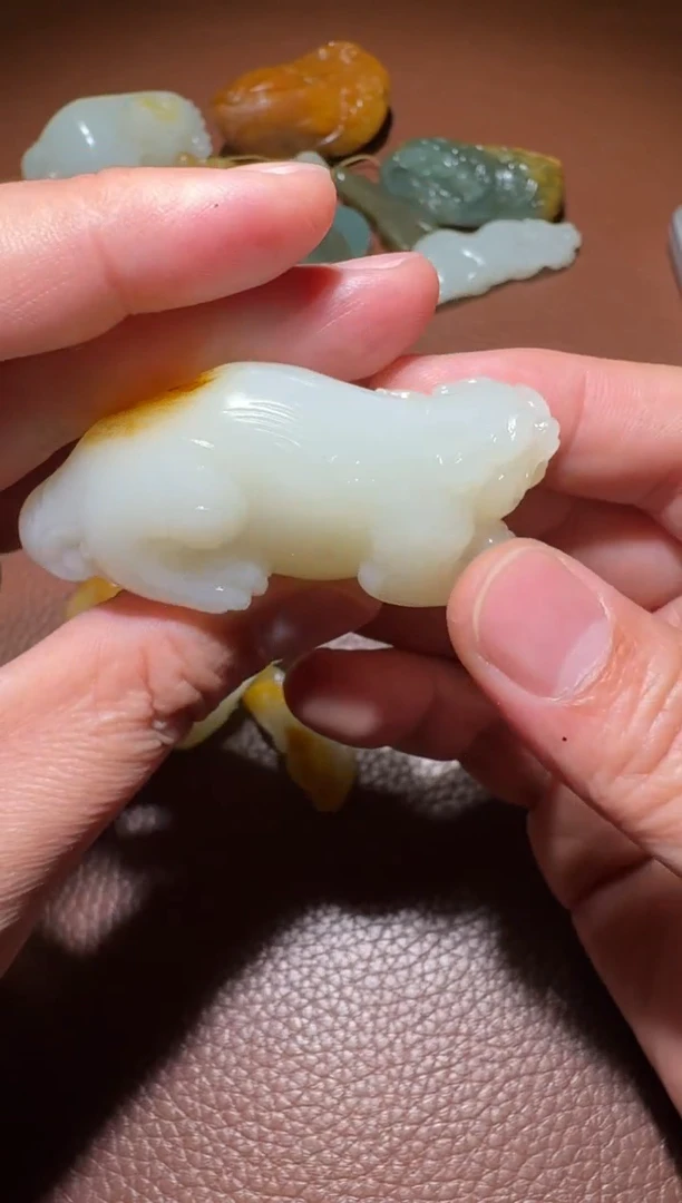 未镶嵌和田玉挂件和田玉