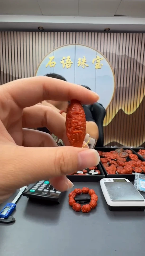 未镶嵌雕刻南红玛瑙111ZB0912产品一个1