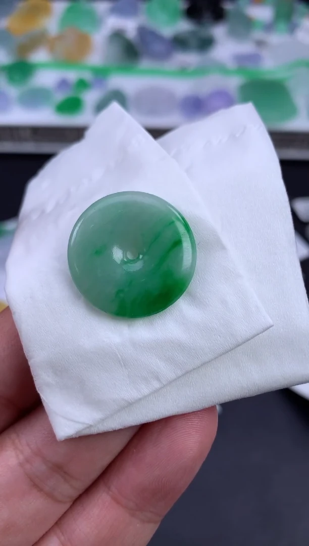 未镶嵌定制翡翠闲*逛翡翠