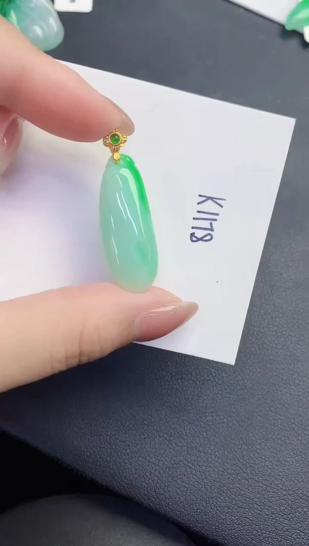 颈饰未镶嵌翡翠缅甸天然翡翠A货