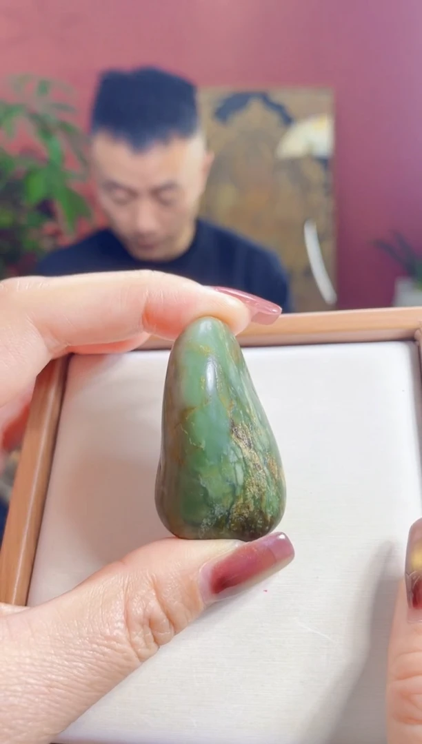 未镶嵌和田玉把件石头