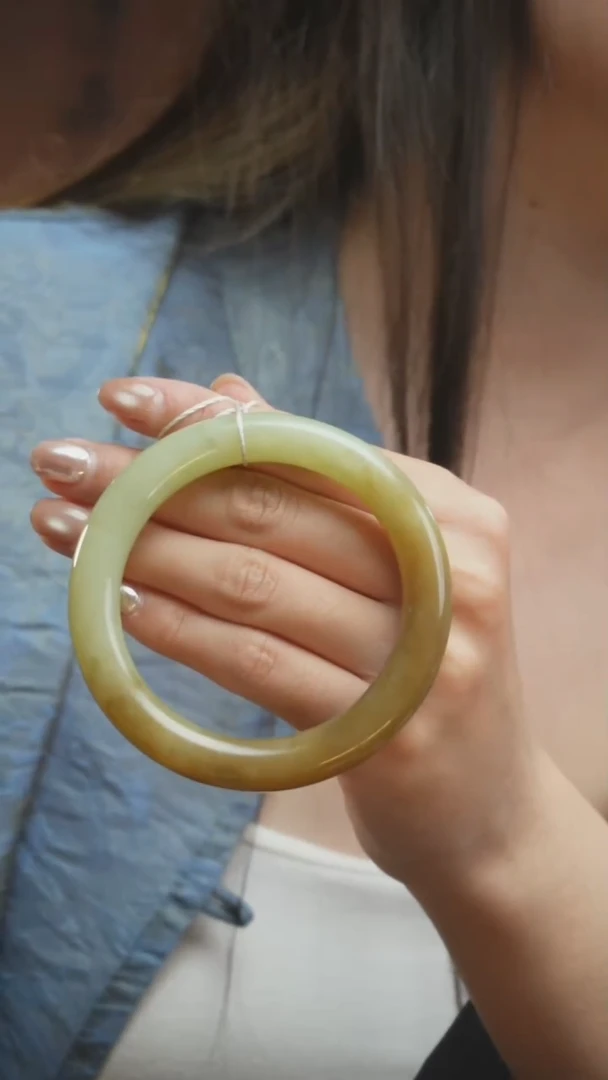 未镶嵌手镯和田玉何E16