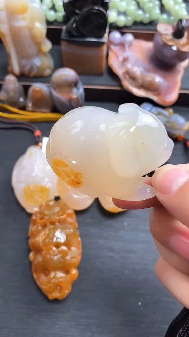 【闪购商品】玛瑙/玉髓小狗未镶嵌1