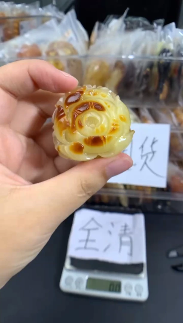 琥珀未镶嵌珠宝奇石1