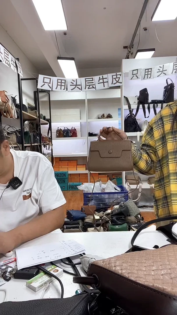 头层牛皮小机车卡其
