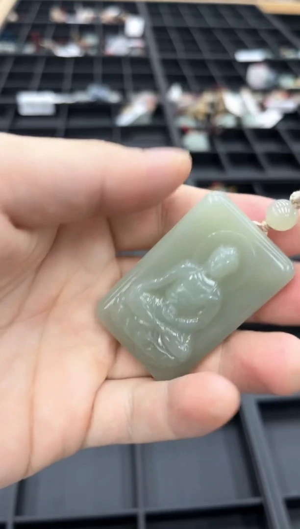 吊坠(不含链)未镶嵌和田玉且末青白 佛公牌