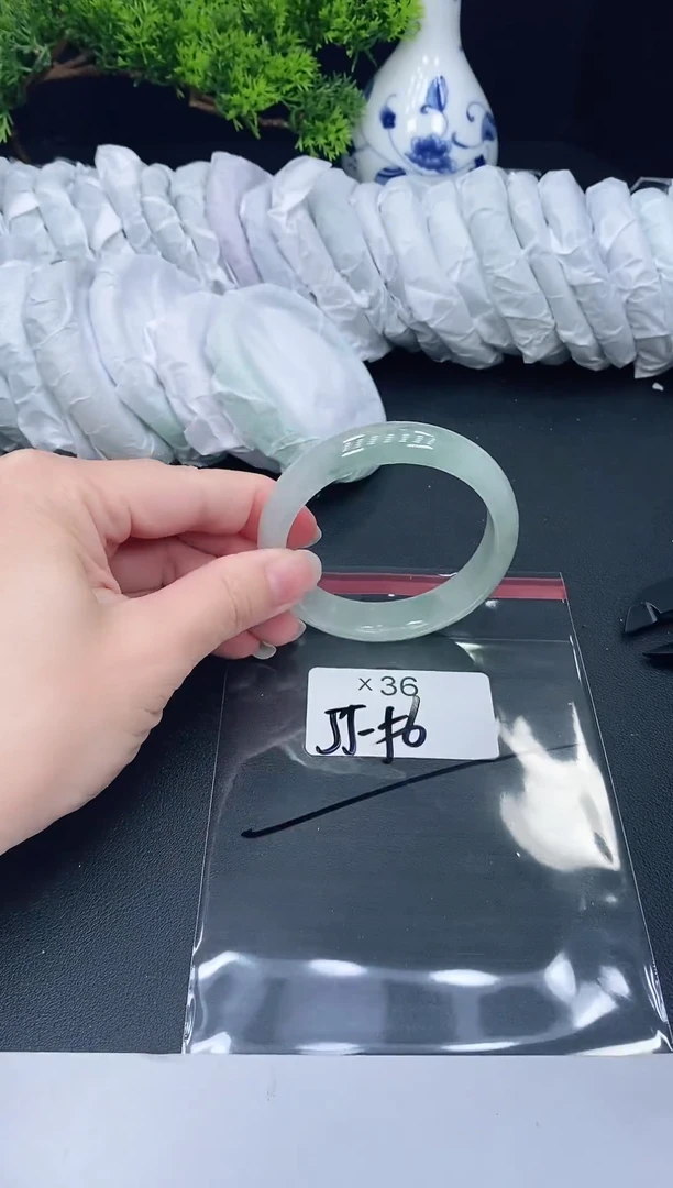 未镶嵌手镯翡翠36