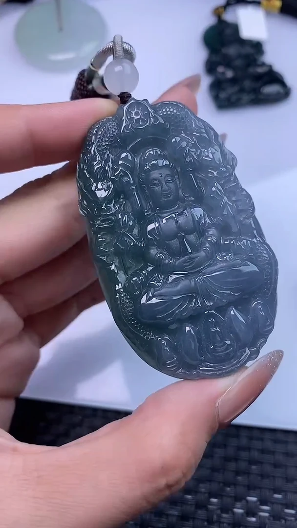 颈饰未镶嵌翡翠