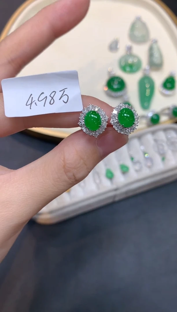 18K金镶嵌翡翠耳饰W196|23800