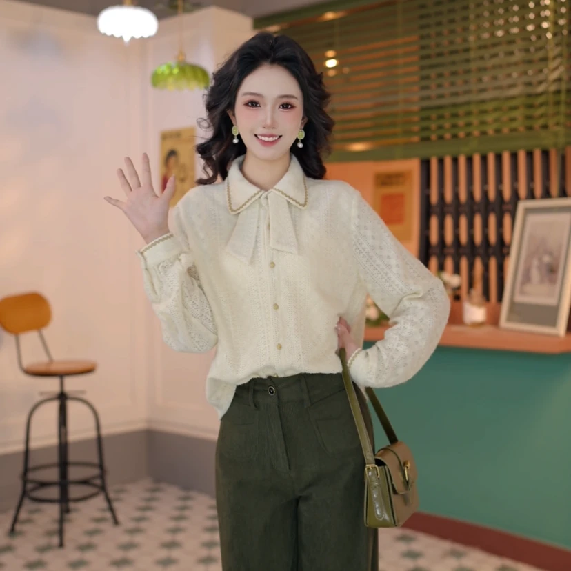 柚子【冬日雏菊】港风复古刺绣长袖宽松百搭上衣DF1103322